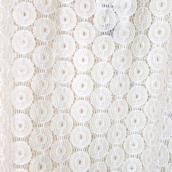 Bobeau sheer lace top size 1X - Picture 2 of 6